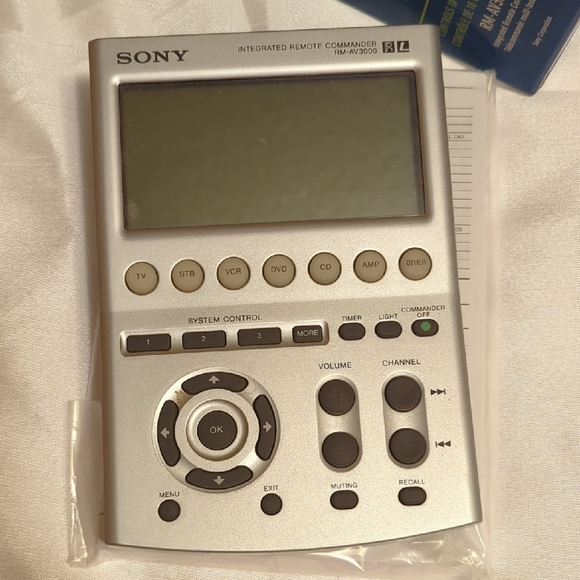 Sony Remote RM-AV3000 - Picture 2 of 4